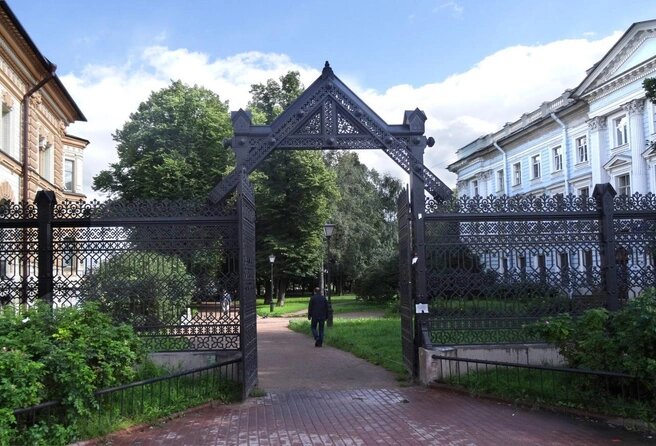 Сад в наши дни.