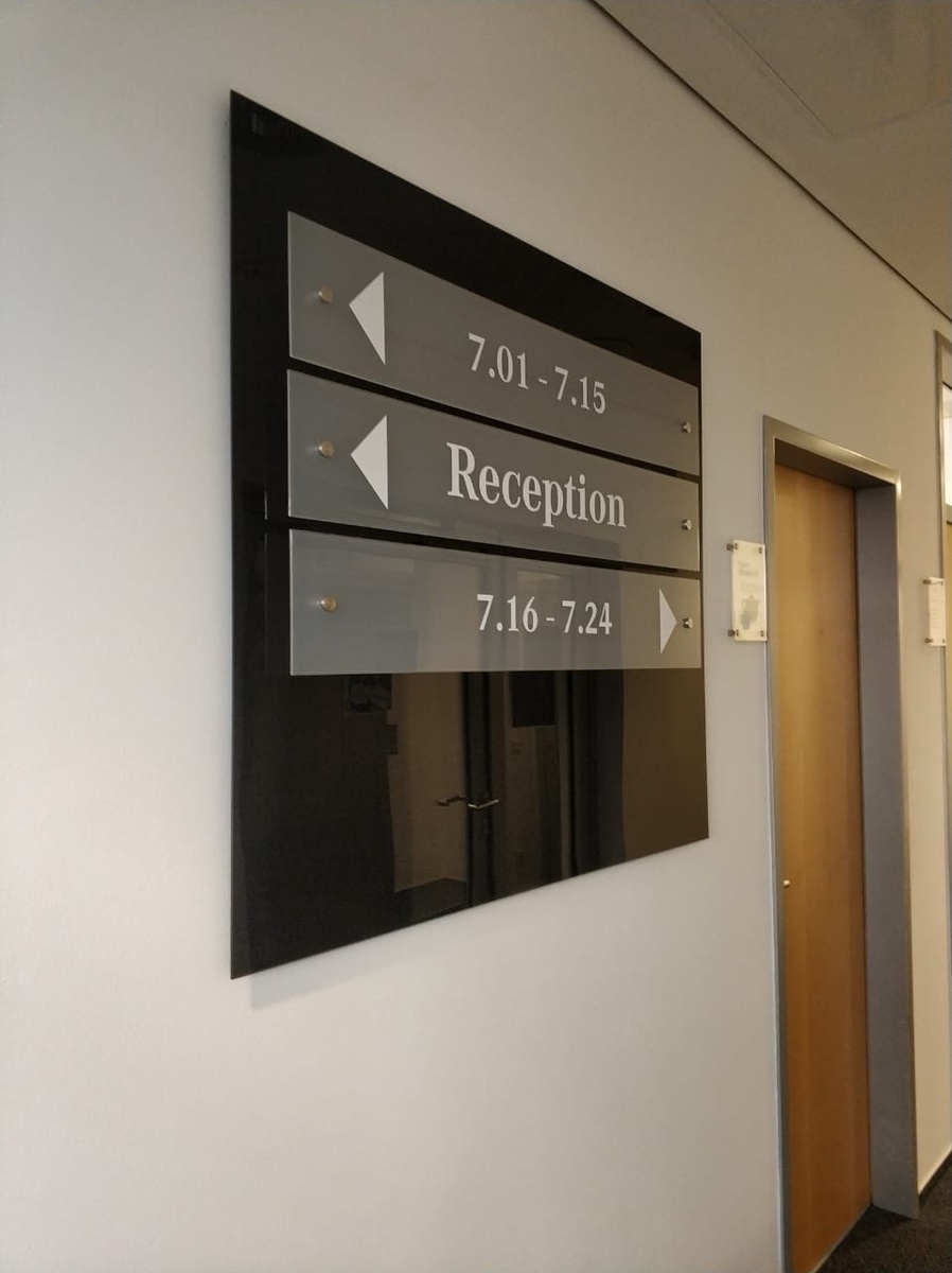 Навигационный указатель в офисе