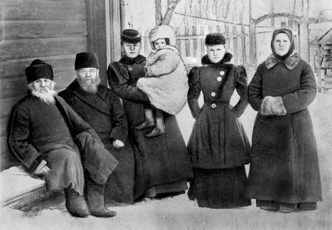  . . 1900-