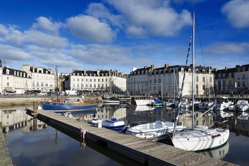 Порт в Ванне. Фото Le Port de Plaisance на https://www.tripadvisor.ru/Attraction_Review-g196537-d11727189-Reviews-Le_Port_de_Plaisance-Vannes_Morbihan_Brittany.html