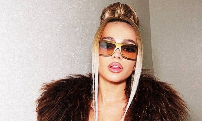    ДОстояние РЕспублики»: зачем там нужна Валя Карнавал?