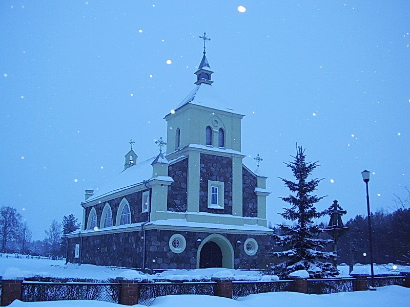 Костел в деревне Пелеса Вороновского района Гродненской области. Источник: https://commons.wikimedia.org/w/index.php?curid=46783682