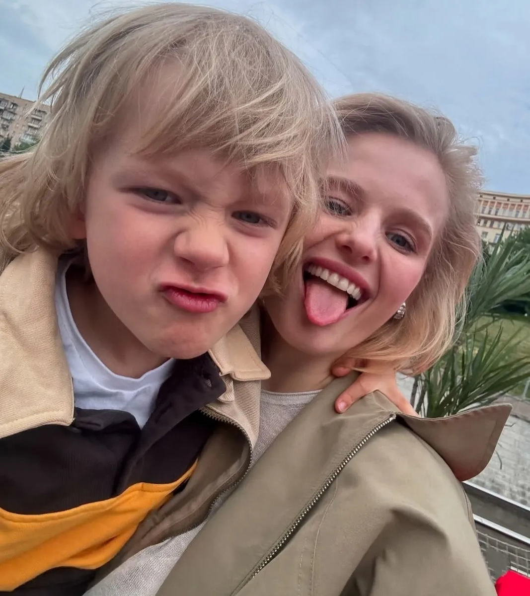    Александра Бортич с ребенком