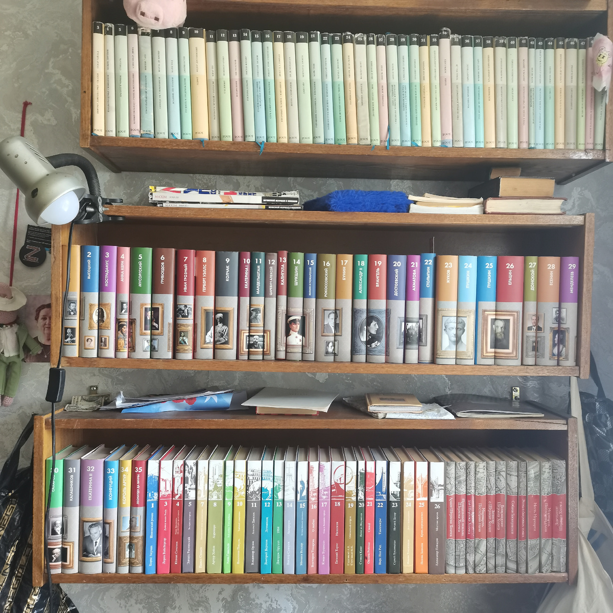 Половина, так половина. Это брат себе отобрал. 