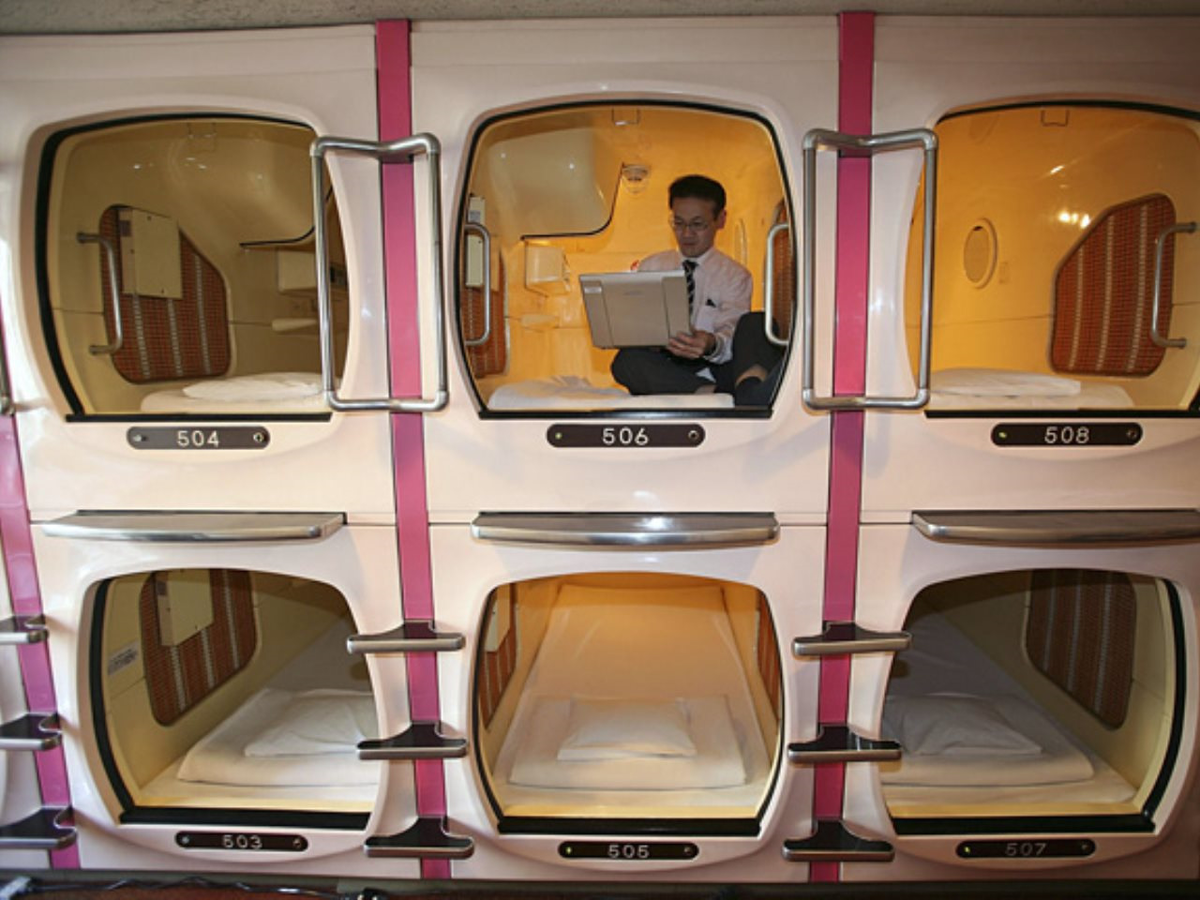 Капсульные отели в Японии. Источник: https://www.drive2.ru/l/519344422849086181