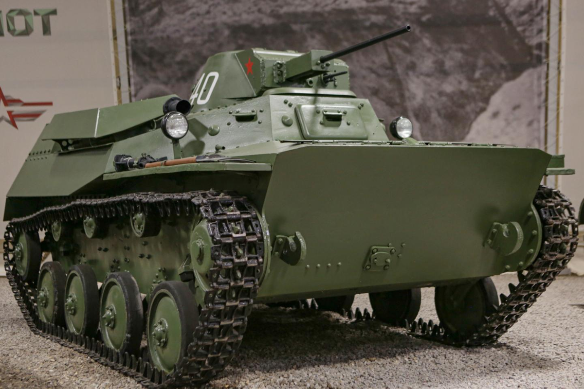 Лёгкий плавающий танк Т-40 собственной персоной. Фотография с сайта парка Патриот.