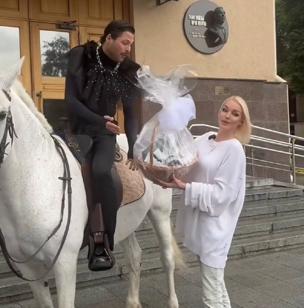    Георгий Иващенко и Анастасия Волочкова (Фото: Инстаграм* @volochkova_art)