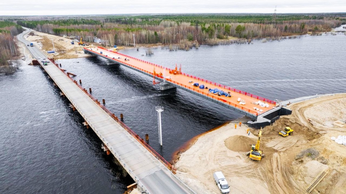    Мост через реку Ватинский Ёган готов на 70%