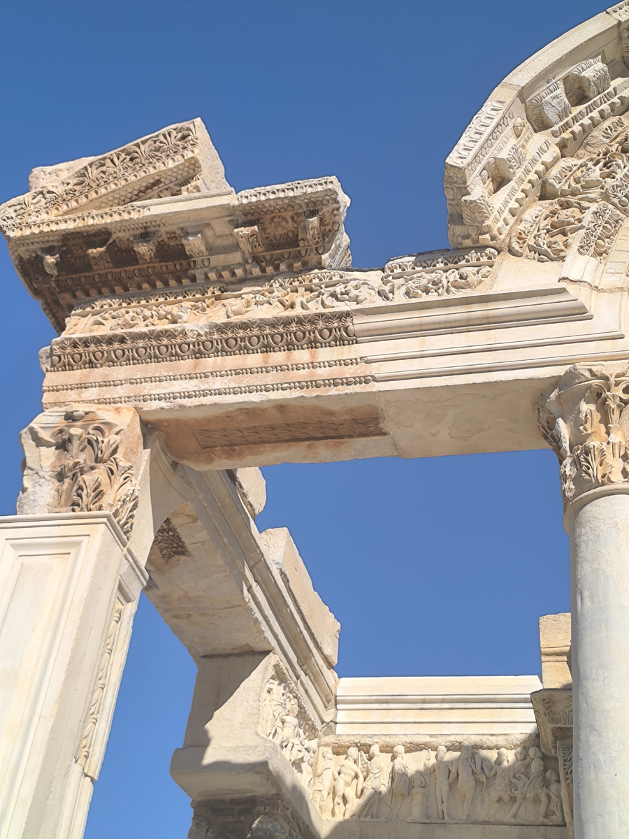 Обломки империи