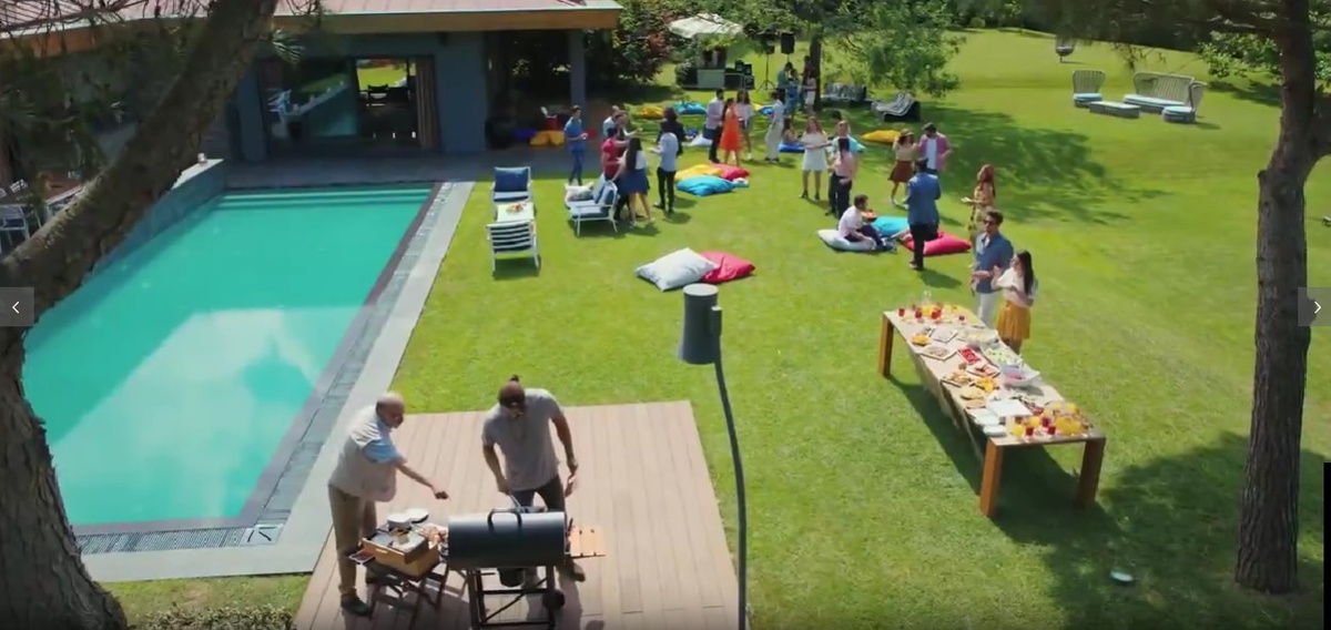 кадр из сериала "Ранняя пташка"