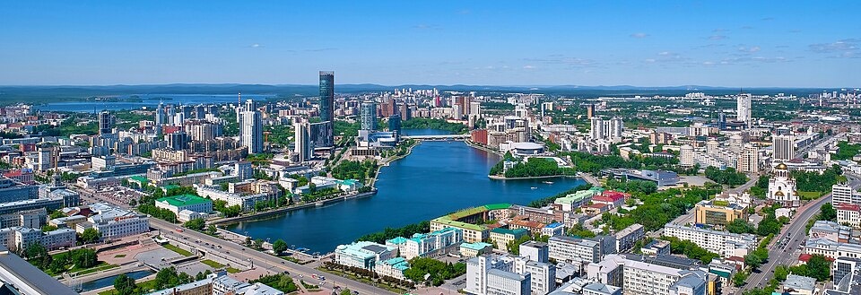 Екатеринбург — благоустроенный город с парками, знаменитым «Ельцин-центром» и маршрутами для хайкинга в окрестностях. Фото: Vyacheslav Bukharov/Wikimedia