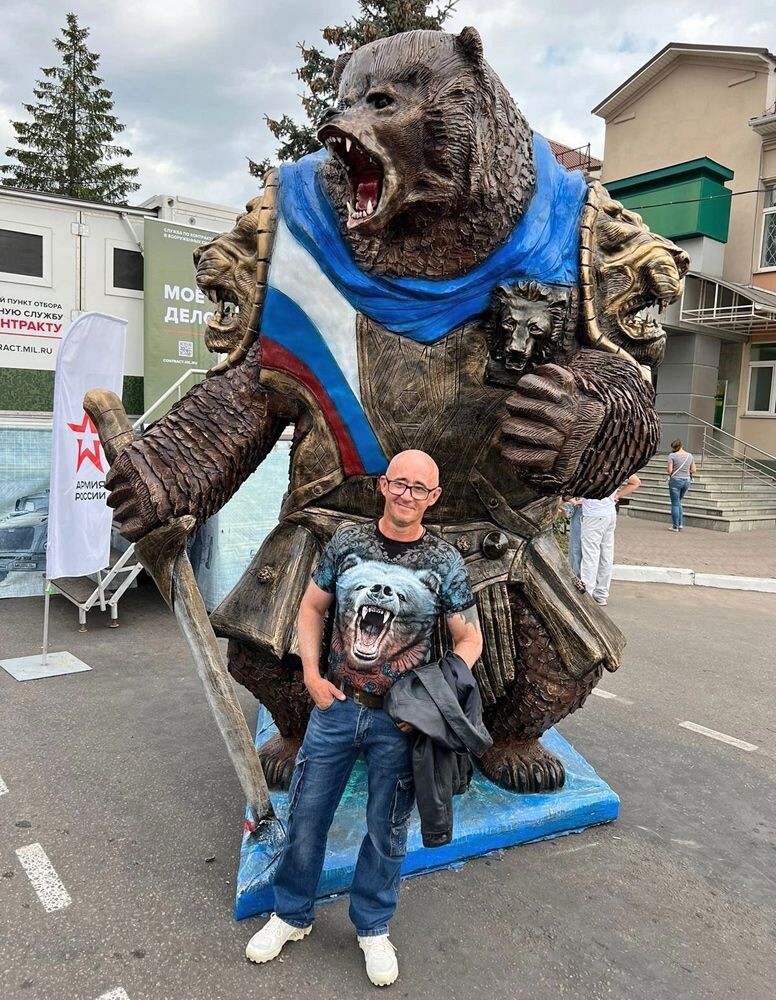 Над скульптурой весом шесть тонн и высотой более трёх метров Сергей работал три года  📷
