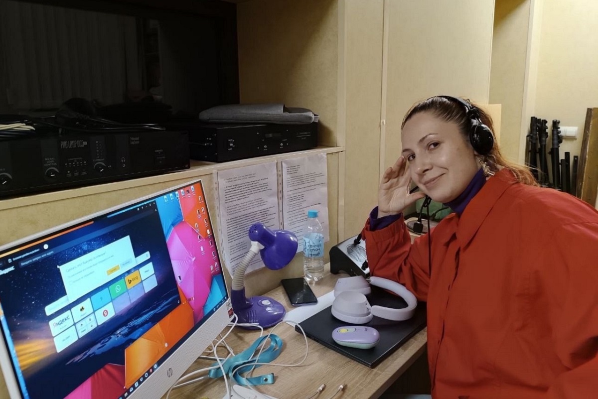    В общей сложности тифлокомментатор смотрит фильм раз 50