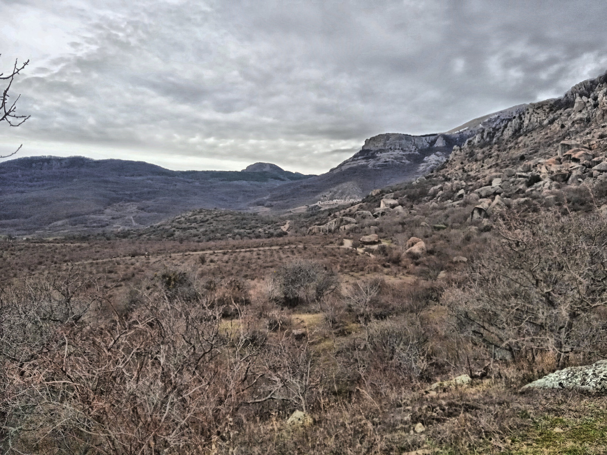 Долина массива Демерджи, декабрь 2023