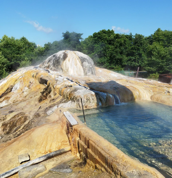 Бабушарский горячий источник. Фото найдено на просторах интернета