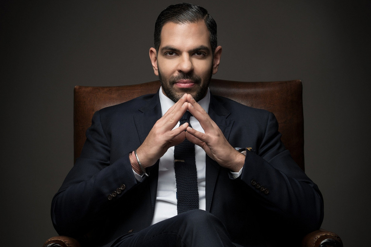     Открыта новая фобия: один из богатейших людей Индии проглотил пчелу и умер. Ему не успели помочь