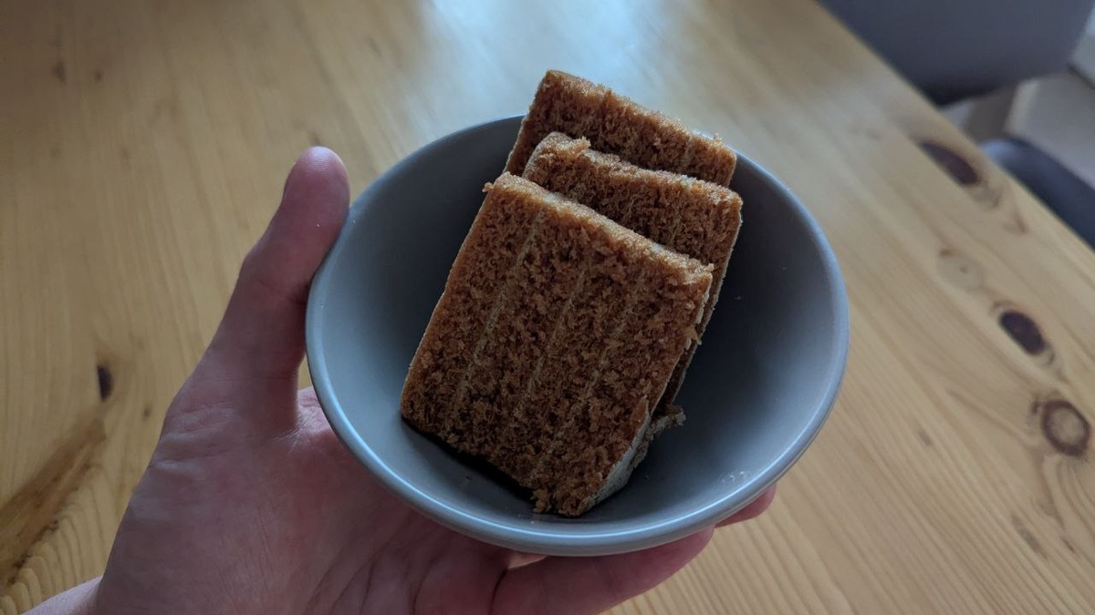 Сначала ешь пастилу ради пользы. Потом — потому что вкусно. А потом — потому что зависимость.