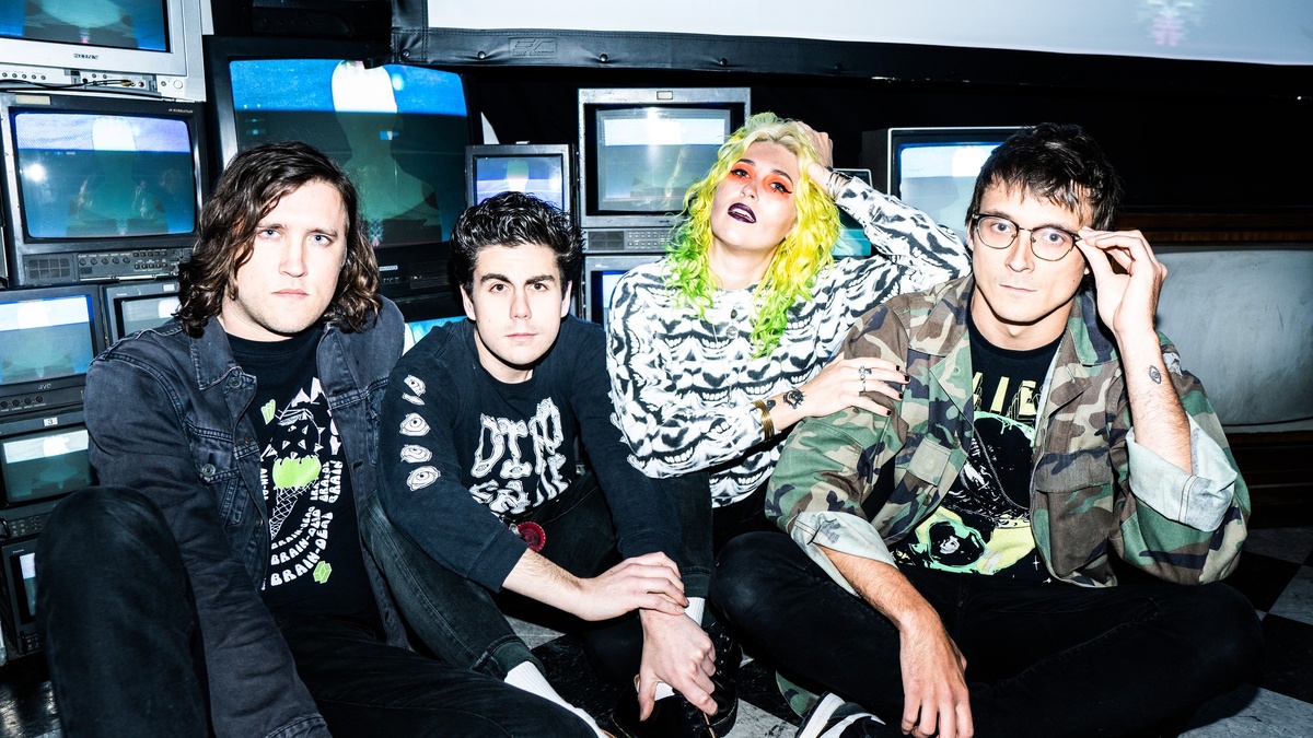 Frankie and the Witch Fingers