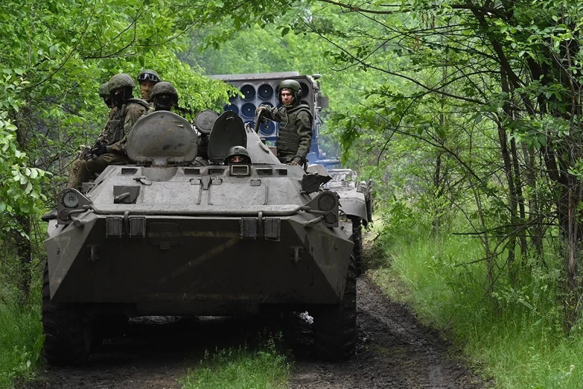    За сутки подразделения ВС РФ нанесли поражение формированиям 14 бригад ВСУ.