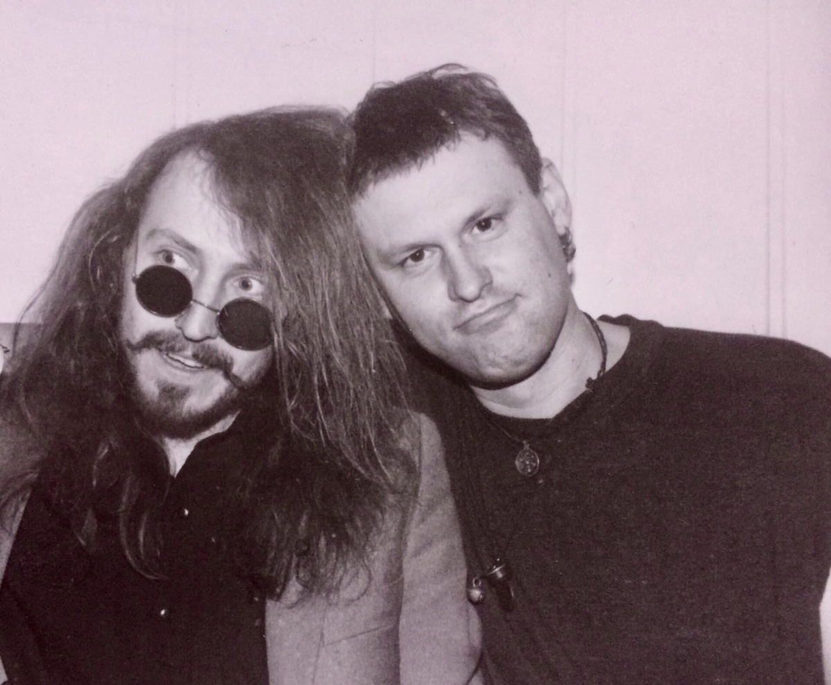 Александр Андрюшкин (гр. ЛЕТУЧИЕ РЫБЫ) и Вадим Кузьмин "Черный Лукич". Фото со страницы ВКонтакте Александра Андрюшкина 