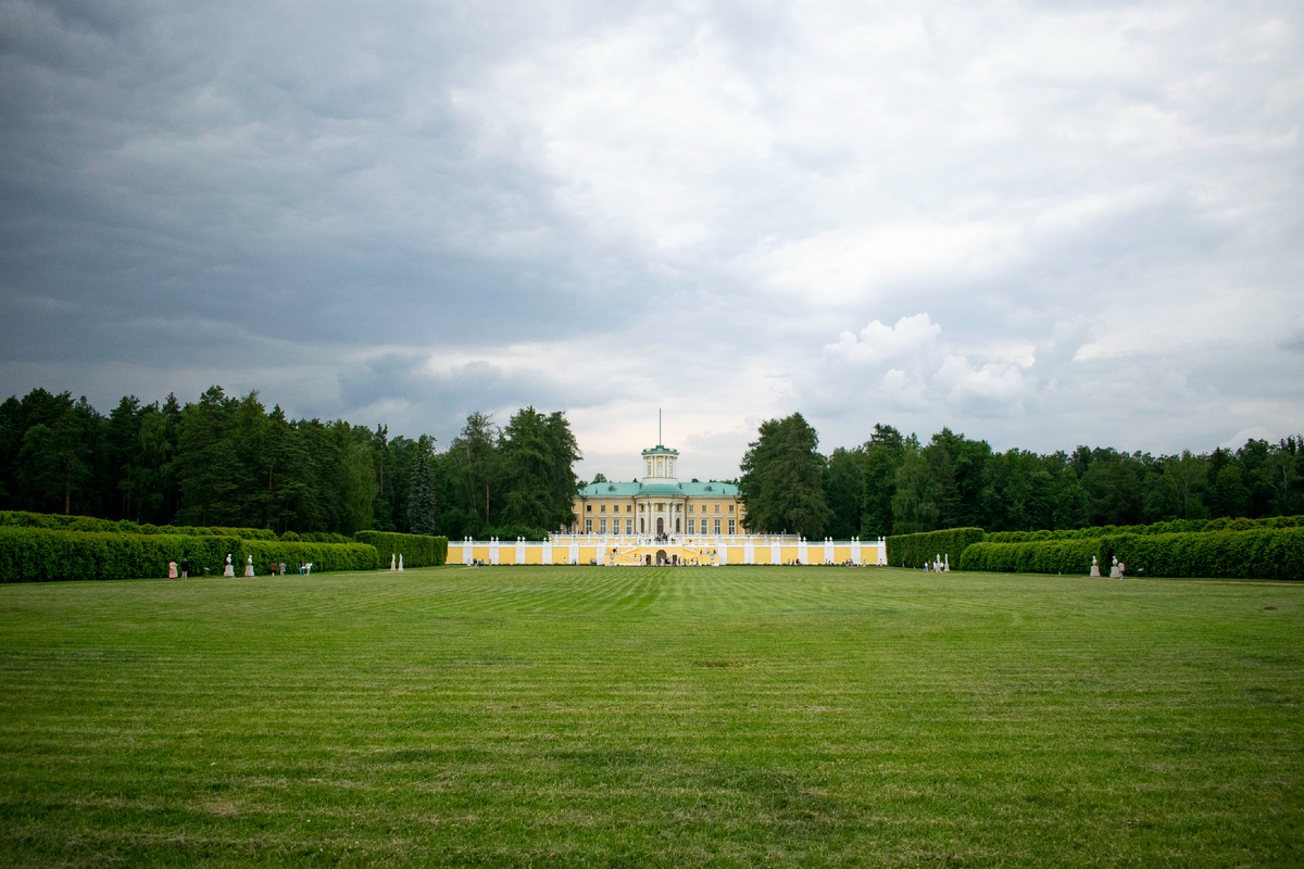 Усадьба Архангельское. Москва. Большой дворец. Большой партер. Юсуповы. Фотография автора статьи.