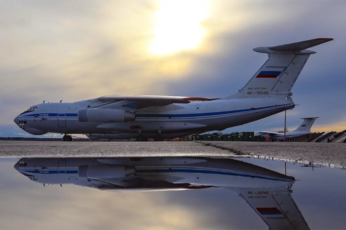    В Подмосковье приземлился самолет с вернувшимися по обмену военными