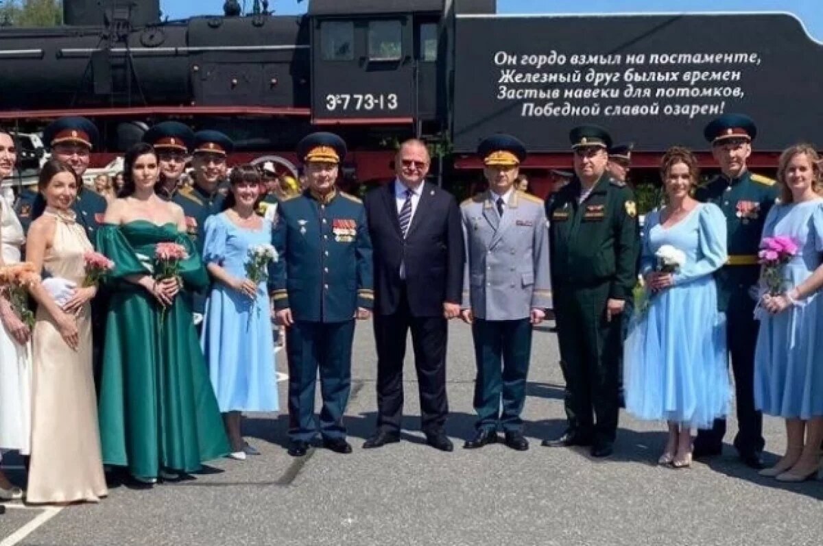    Олег Мельниченко поздравил выпускников Пензенского артучилища