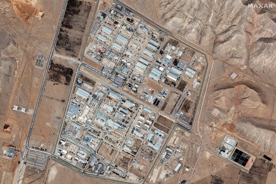    Фото: Maxar Technologies / Handout / Reuters