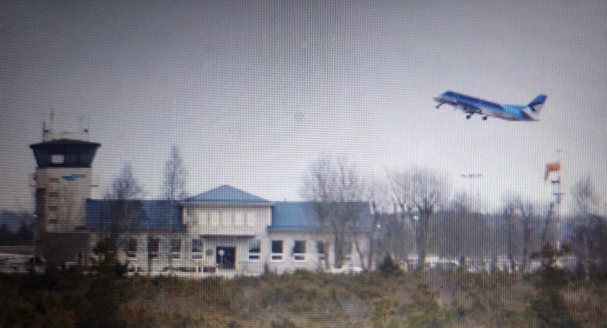 Дудаев улетает из Эстонии.