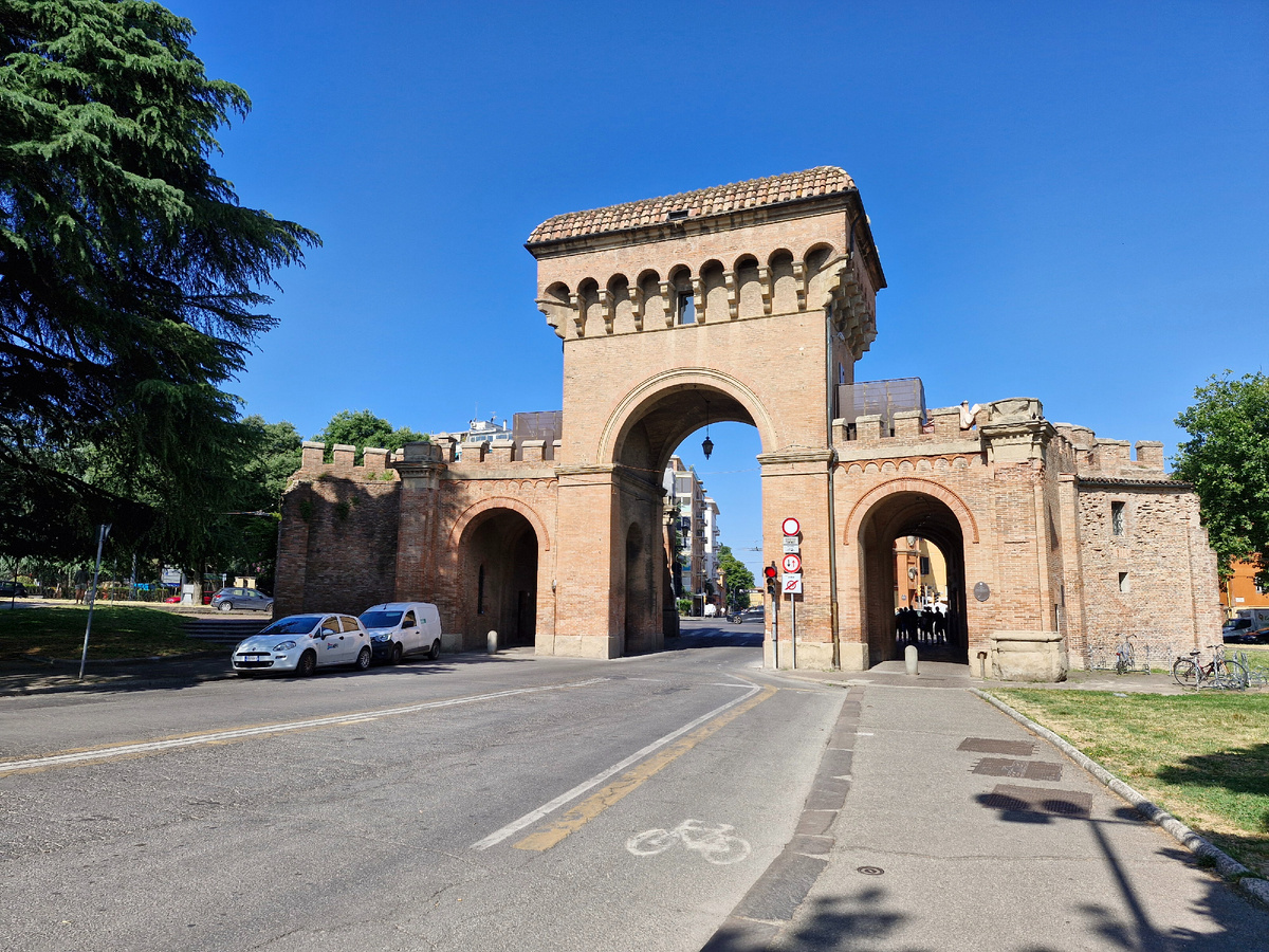 Ворота Сарагоцца, третий (внешний) круг крепостных стен - дорога к святилищу Сан Лука