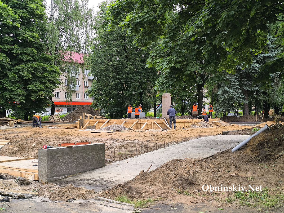 Благоустройство сквера на улице Жолио-Кюри