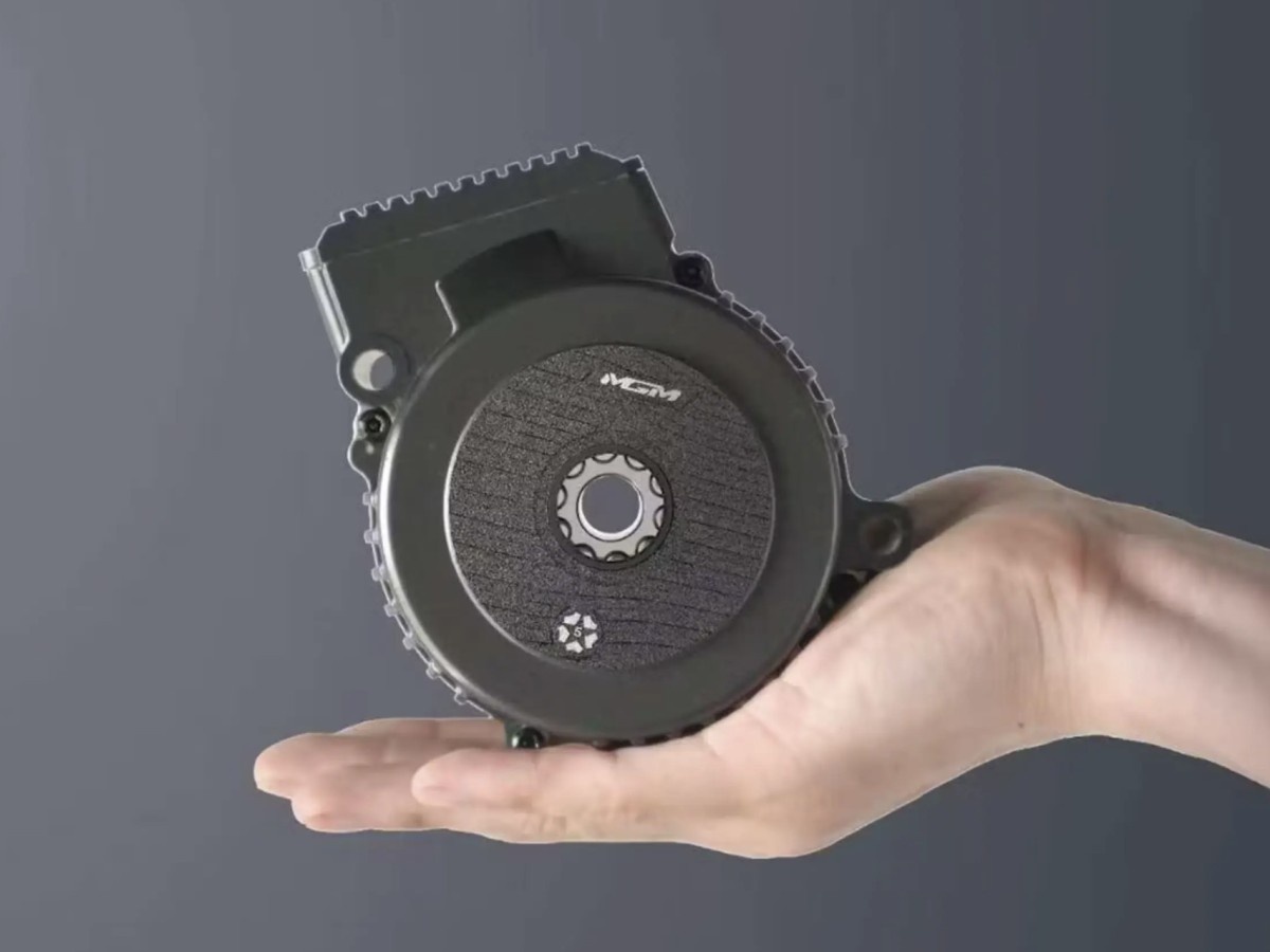    Крошечный магнитный двигатель MGM для велосипедов работает без трения