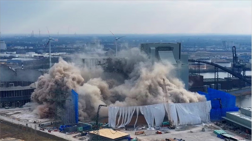 Уничтожение одной из наиболее современных ТЭС Moorburg в Германии