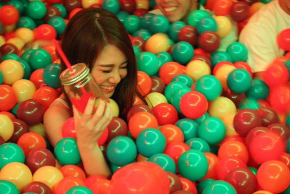 Напитки наливают в непроливайки