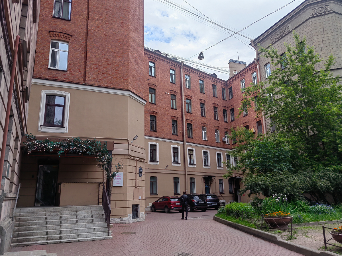 На Петроградской