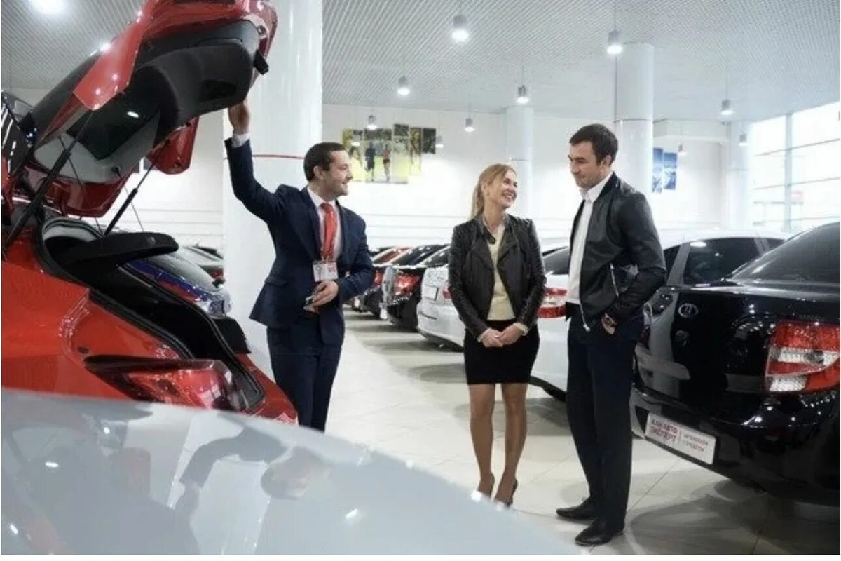 Фото заимствовано - https://avtosreda.ru/news-company/Avtosalonyperepisyvayutprayslistynaavomobili/