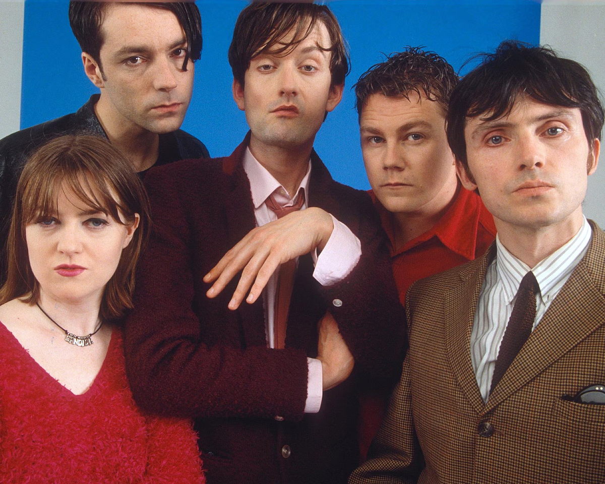 Лук Pulp — это альтернативный стиль, который прославляет секонд-хэнд. Pulp, 1996 год. Фото: Пэт Поуп/РЕКС