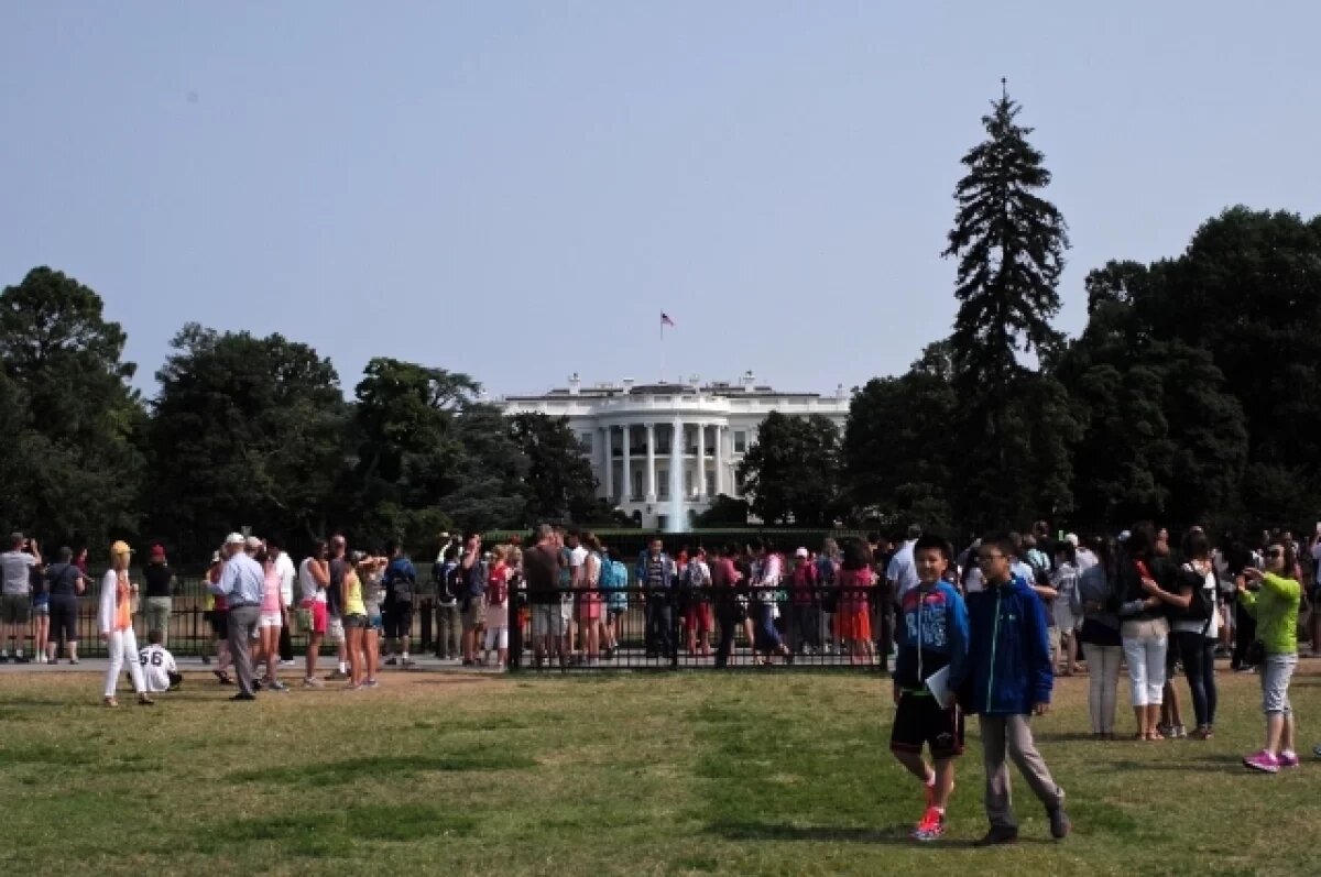    В Вашингтоне с военного парада многие зрители ушли раньше