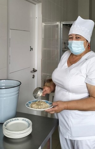 С.Н. Елизарова, буфетчица. Красносулинский вестник  📷
