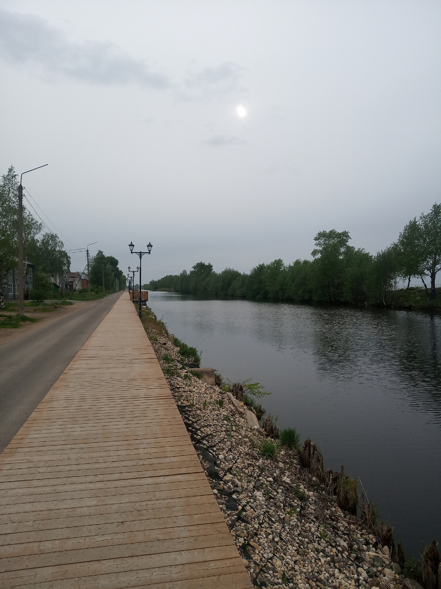 Водоотводный канал и набережная Белозерска