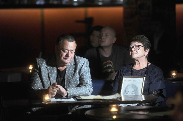 Владимир Фриске уверял: в последние месяцы жизни Жанны Дмитрий настаивал на ее перевозке в хоспис, с чем родные не могли согласиться