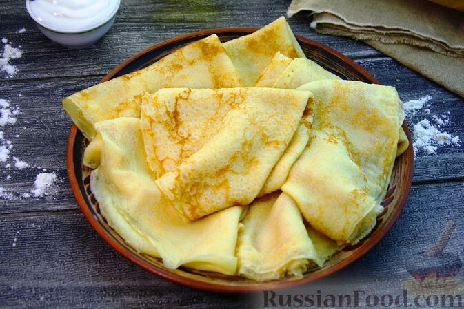 яйца, сахар, соль, ванилин, молоко, мука, масло сливочное