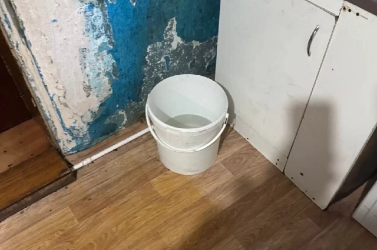    В Омской области годовалый ребенок утонул в ведре из-за пьяных родителей