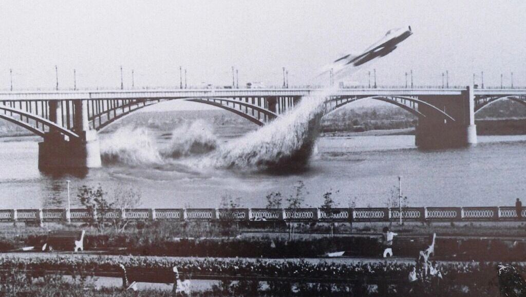     Автор: Коллаж Евгения Социховского, сделанный по заказу Музея Новосибирска. Источник: masterok.livejournal.com/1398289.html