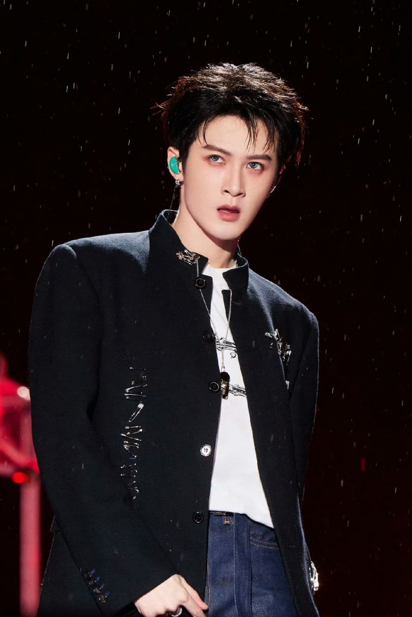 Тань Цзяньцы. Листайте галерею...