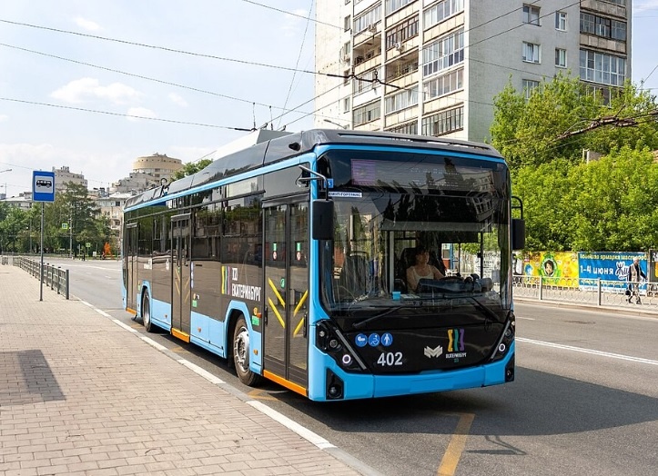 Именно на таком троллейбусе теперь ездит знаменитый кондуктор. Фото: Википедия