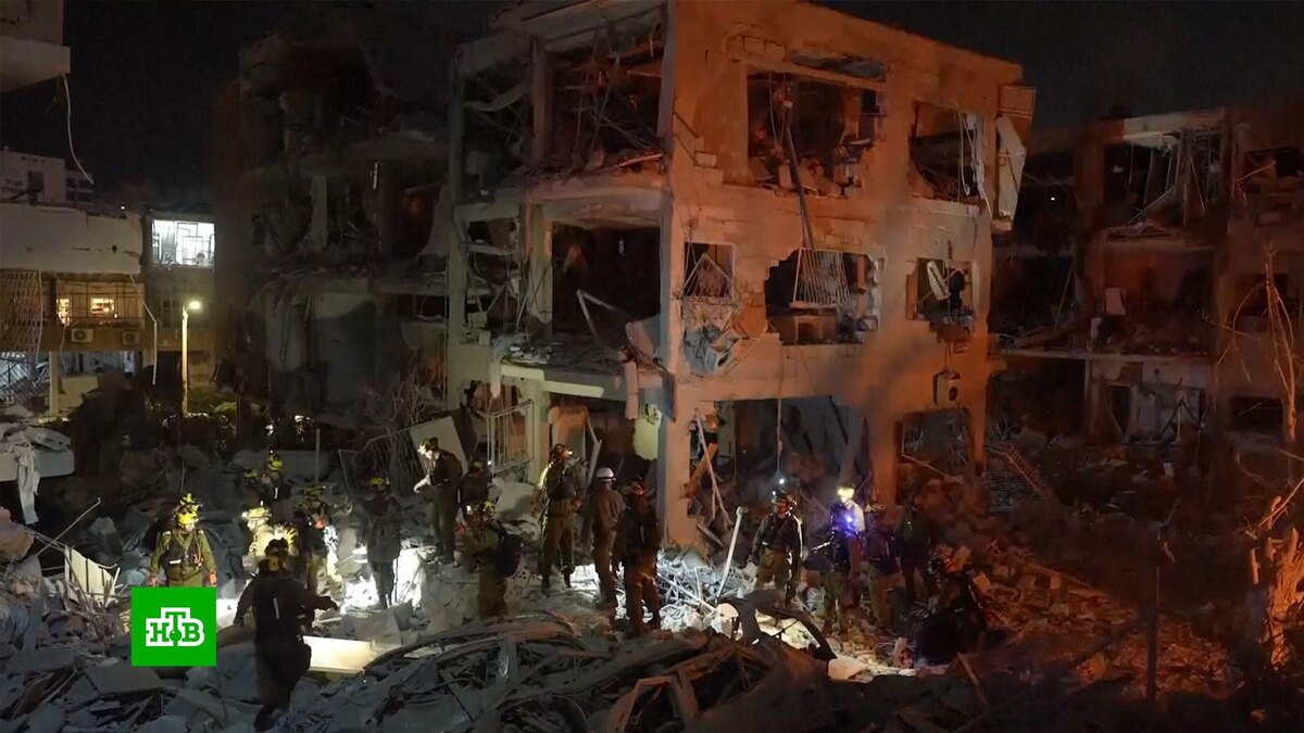    В Тель-Авиве и других городах разбирают завалы после ответных ударов Ирана