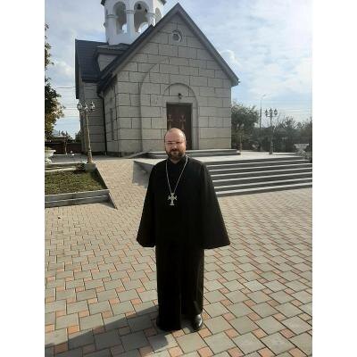 - Тер Мушег, в школах, в том числе и армянских воскресных, закончился учебный год. Поделитесь, пожалуйста, чем он ознаменовался, каких успехов удалось достичь преподавателям и ученикам?