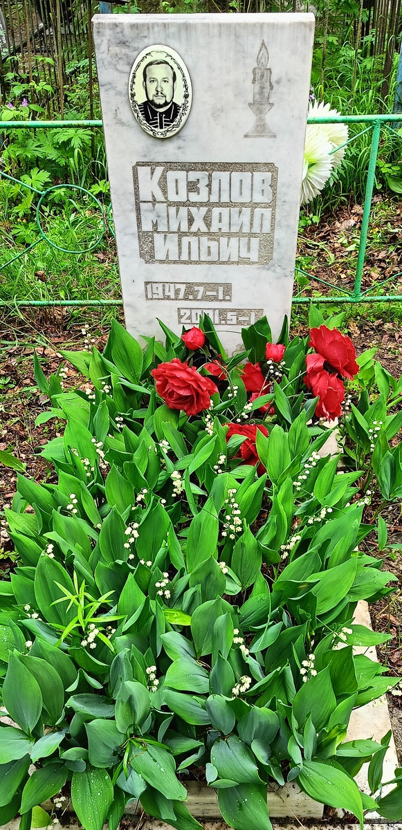 У моих вовсю цветут ландыши....