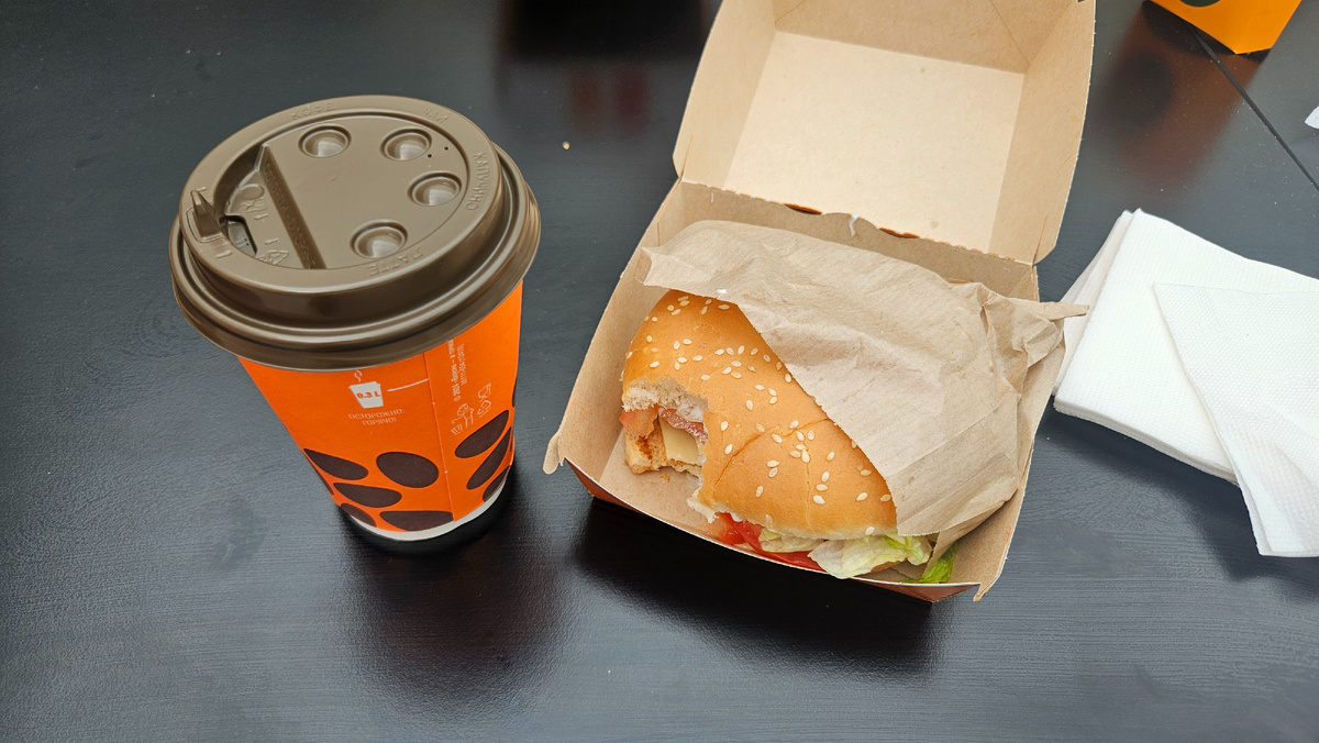 Биг чикен на 700 ккал🫣 и американо